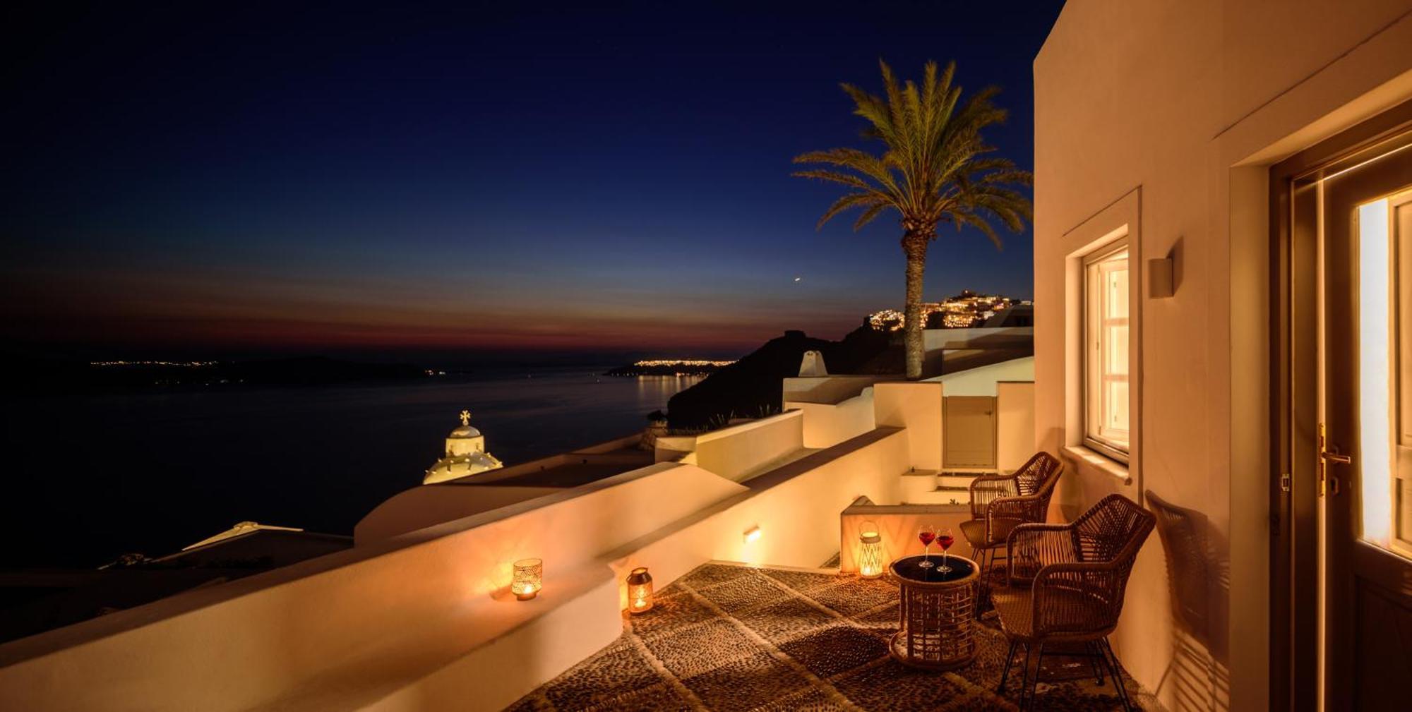 Anemos Family Suites Fira  Exteriör bild