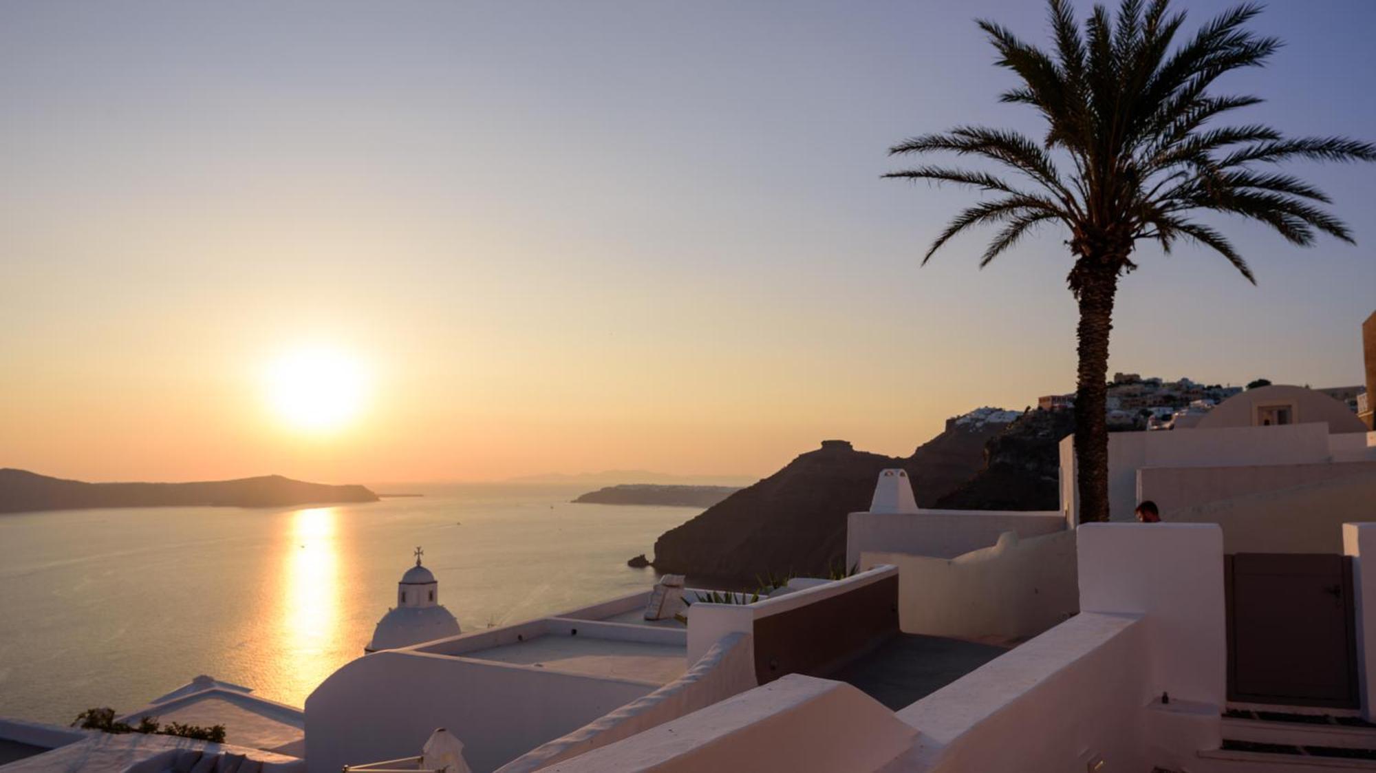 Anemos Family Suites Fira  Exteriör bild