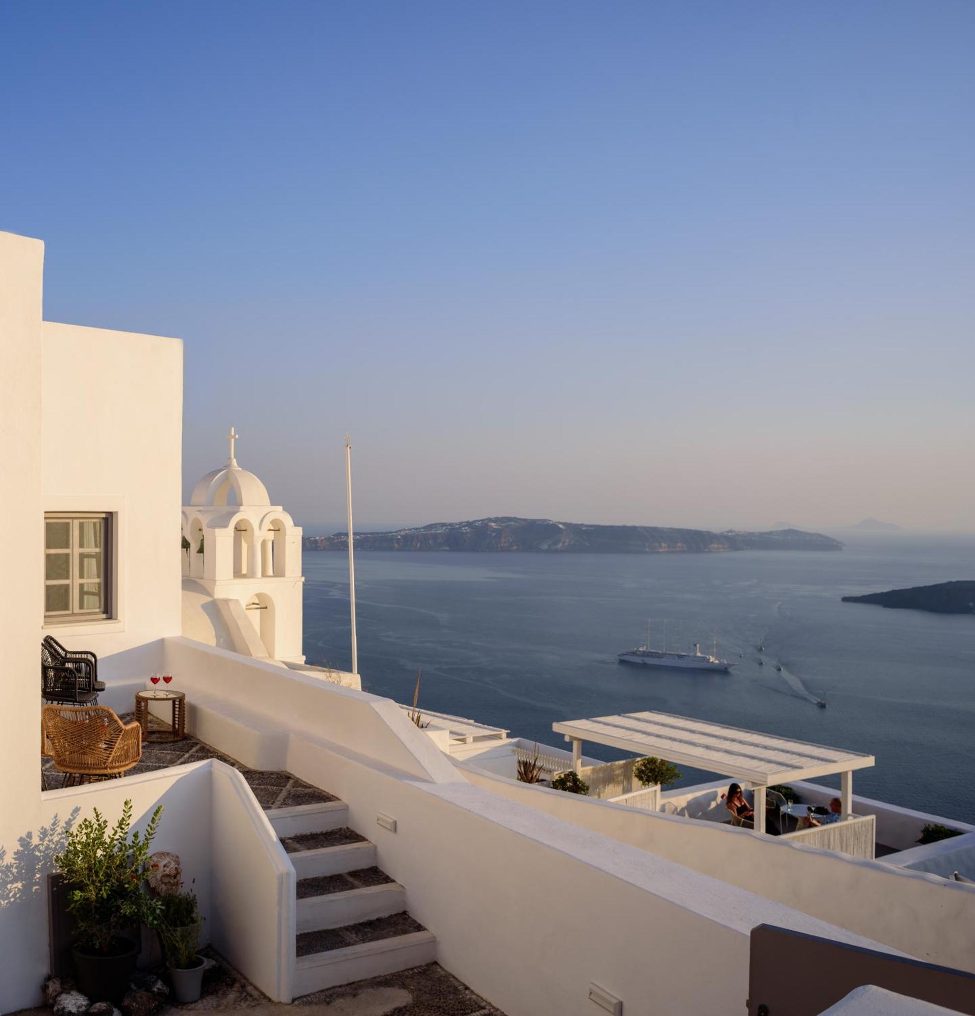 Anemos Family Suites Fira  Exteriör bild