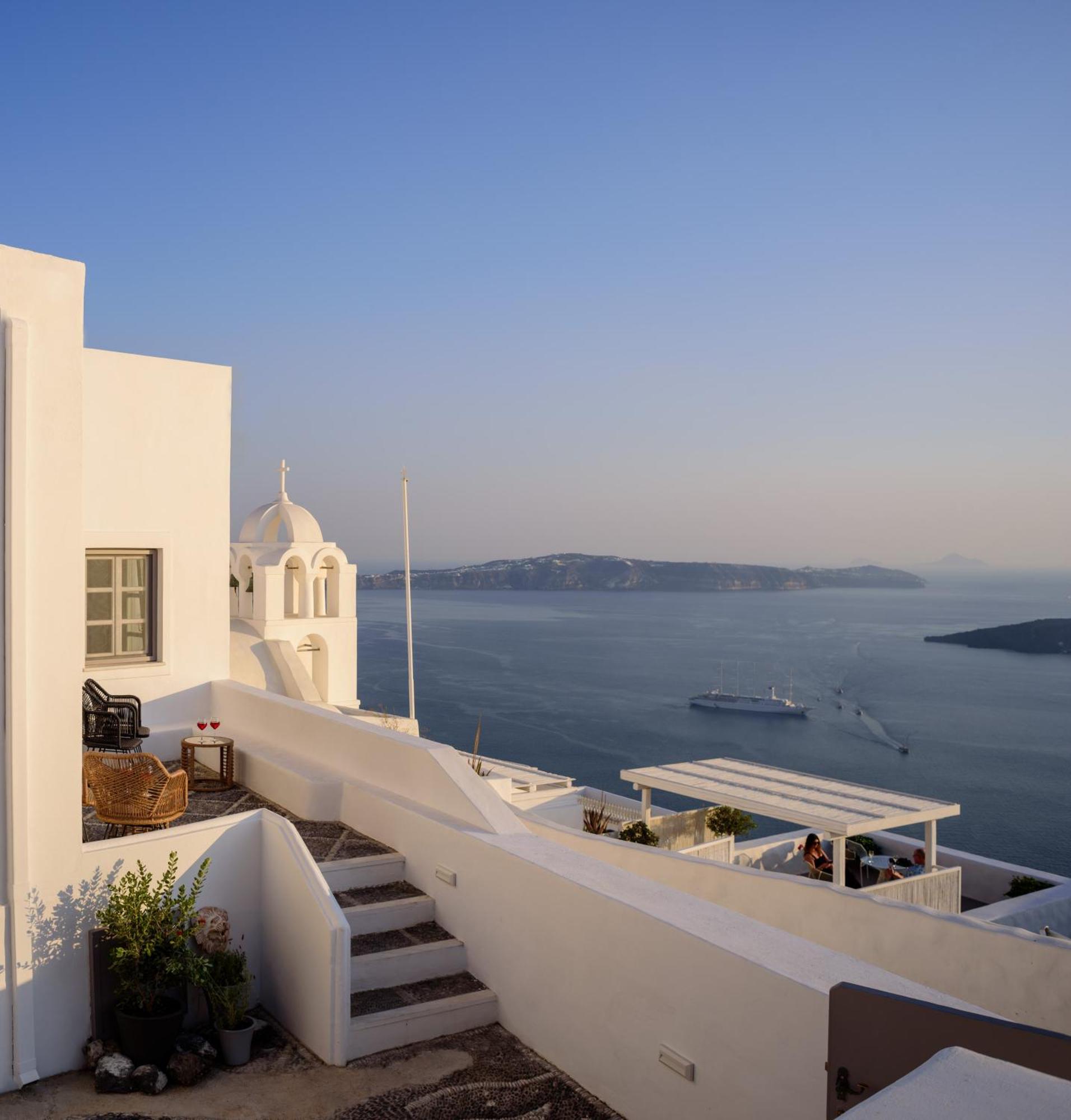 Anemos Family Suites Fira  Exteriör bild