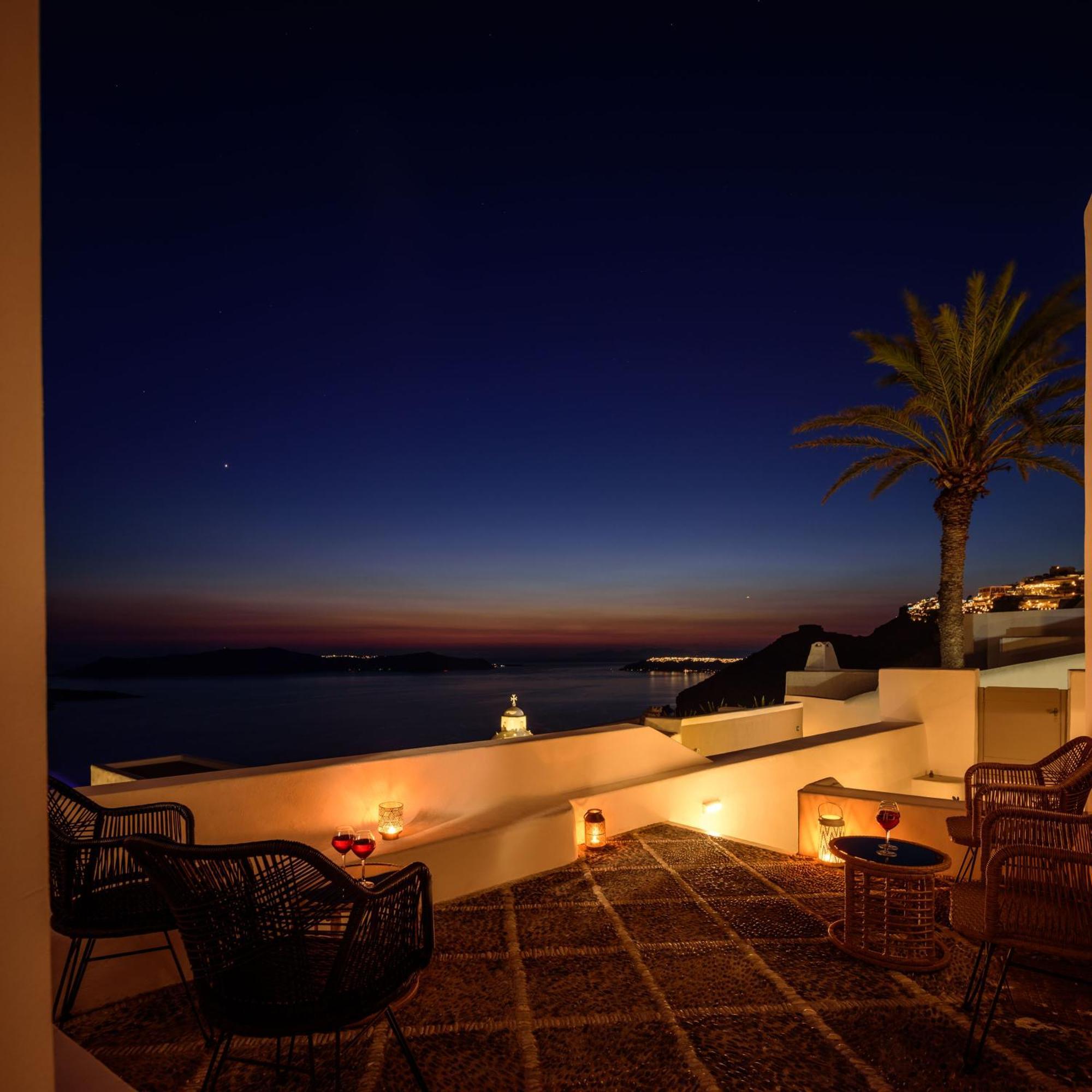 Anemos Family Suites Fira  Exteriör bild
