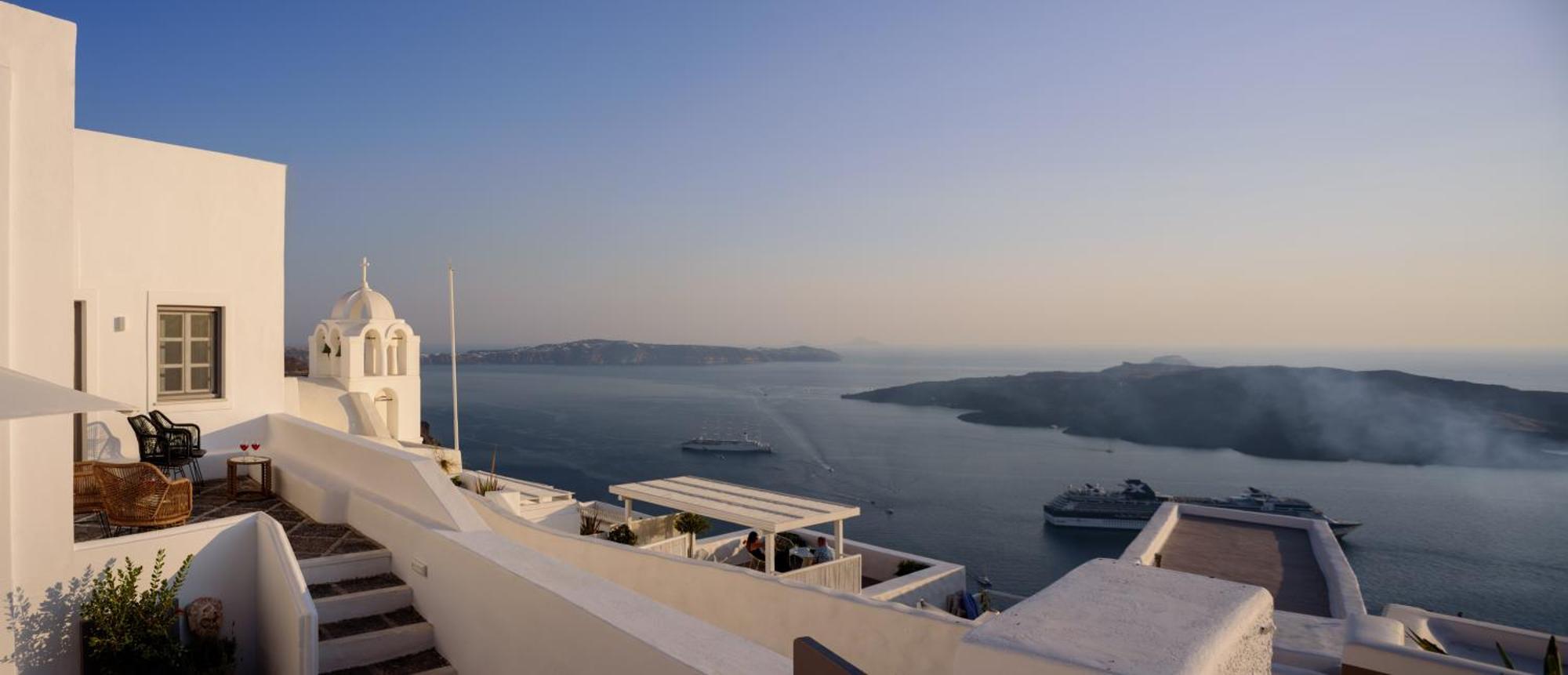 Anemos Family Suites Fira  Exteriör bild
