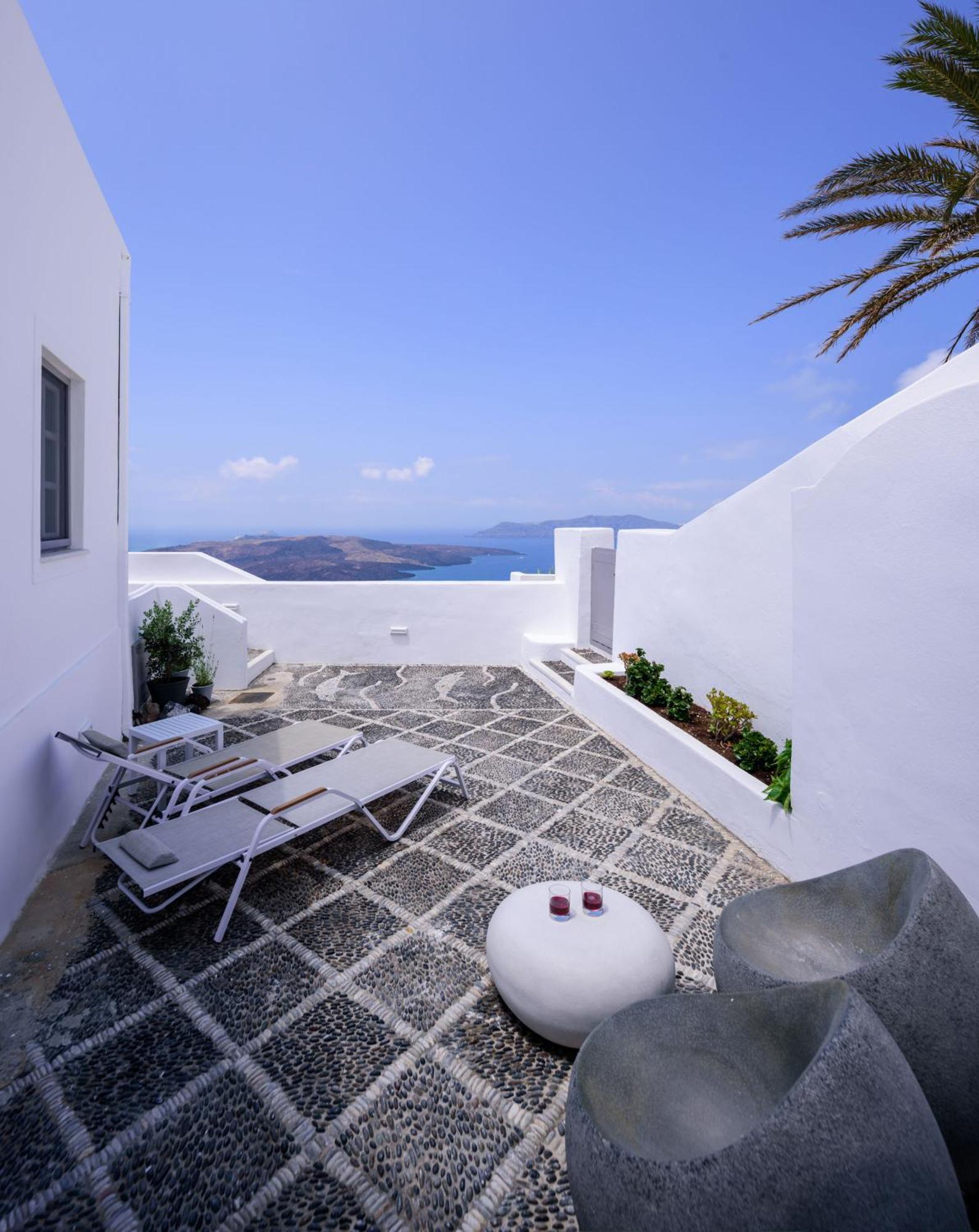 Anemos Family Suites Fira  Exteriör bild