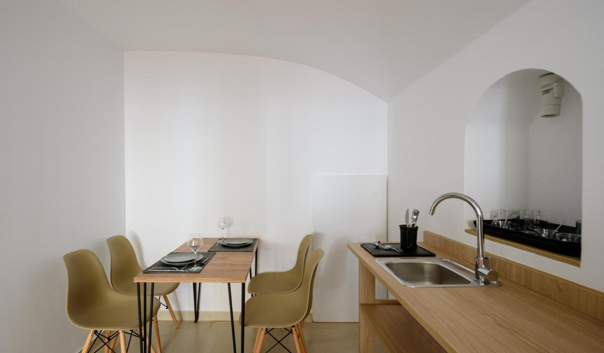 Anemos Family Suites Fira  Exteriör bild