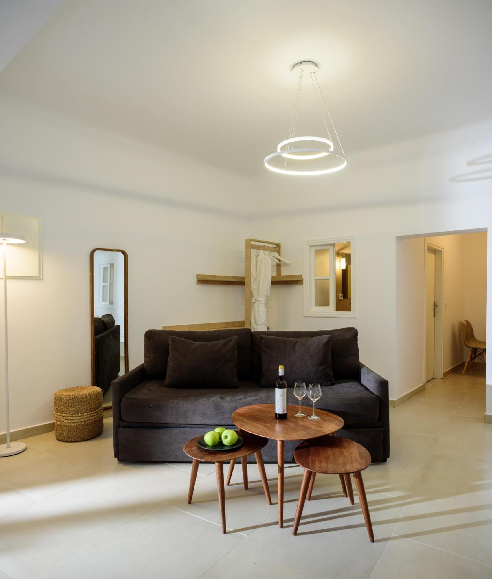 Anemos Family Suites Fira  Exteriör bild