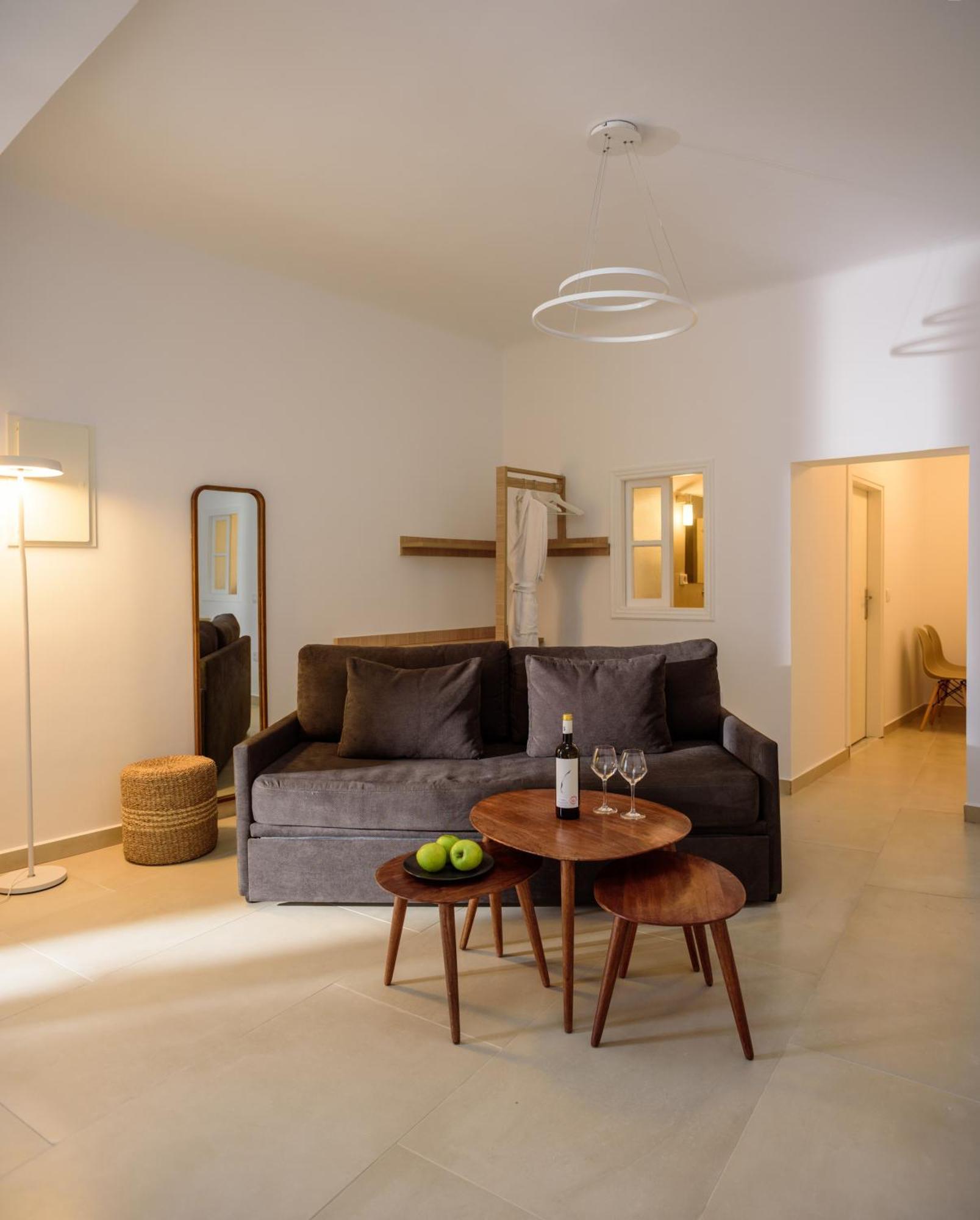 Anemos Family Suites Fira  Exteriör bild