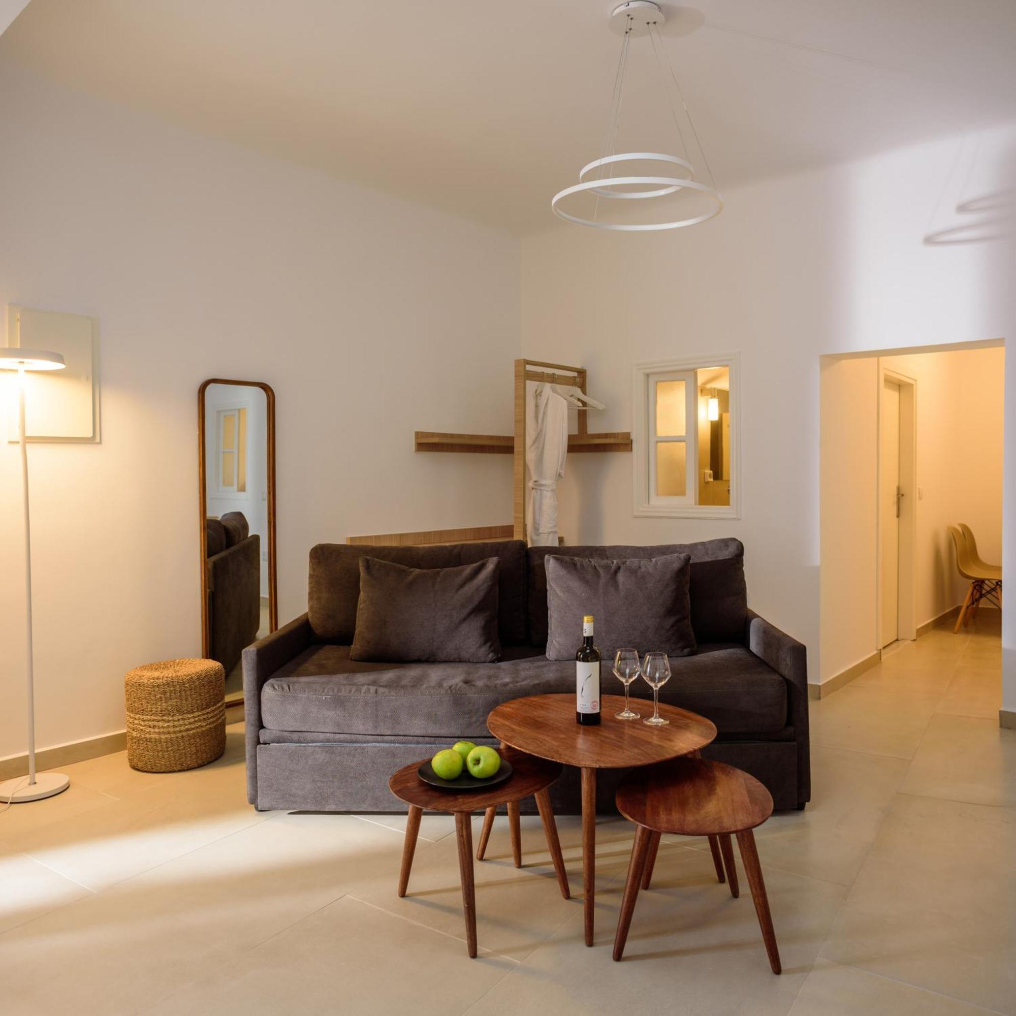 Anemos Family Suites Fira  Exteriör bild
