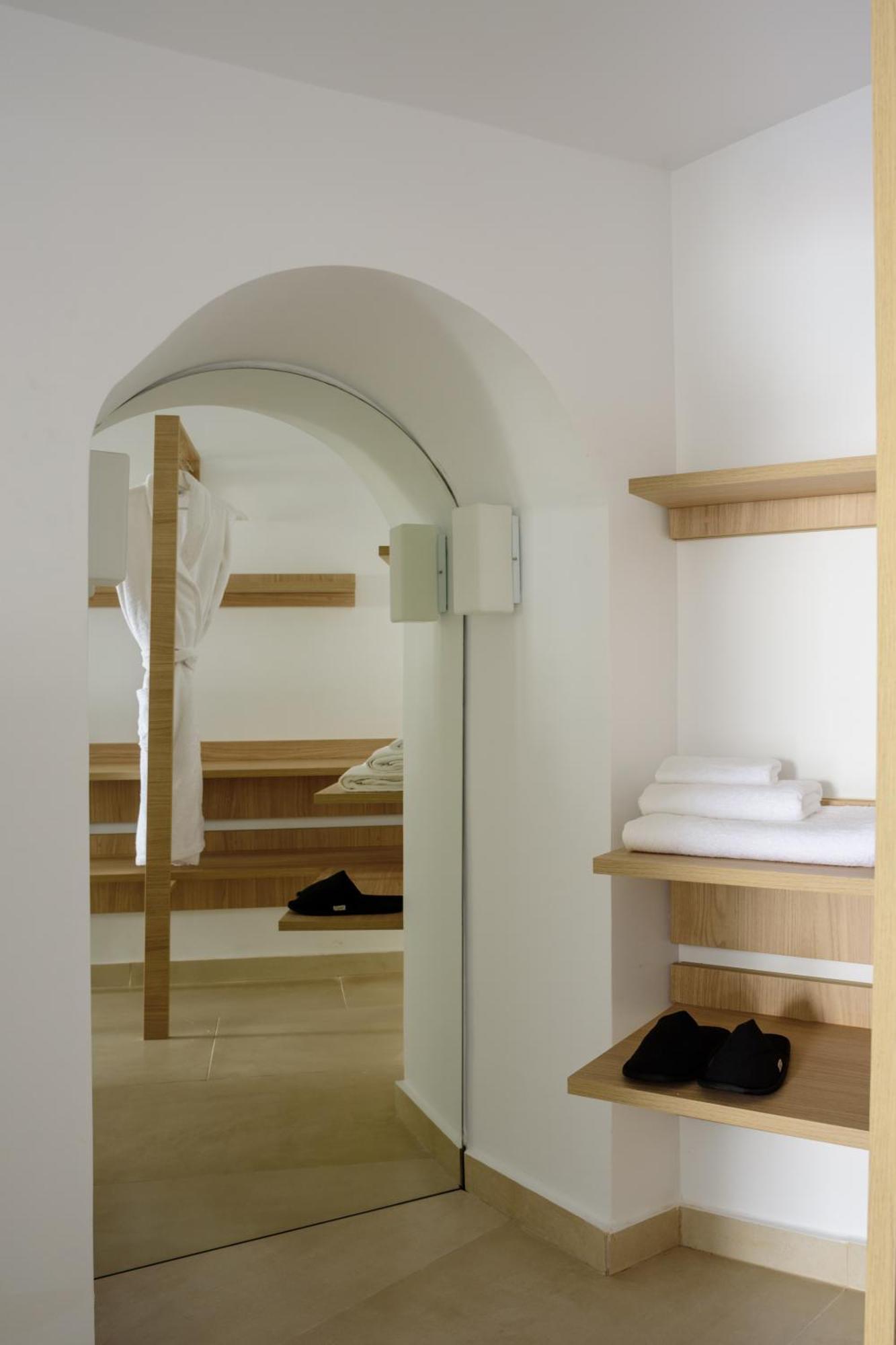 Anemos Family Suites Fira  Exteriör bild