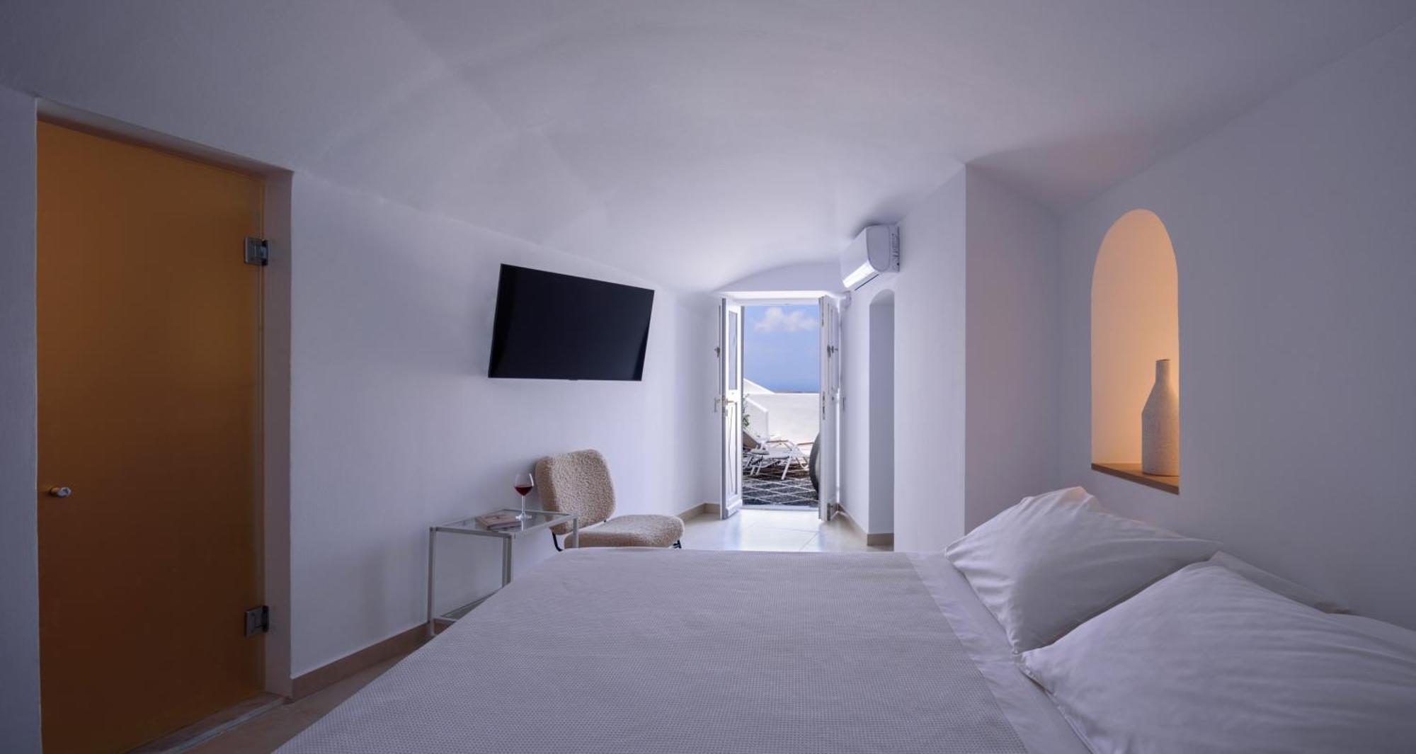 Anemos Family Suites Fira  Exteriör bild